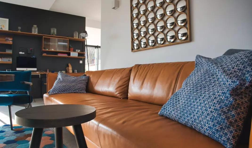 Brown sofa is a choice for years to come 