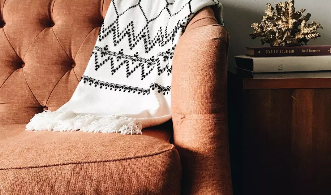 Brown sofa combines aesthetics and practicality 
