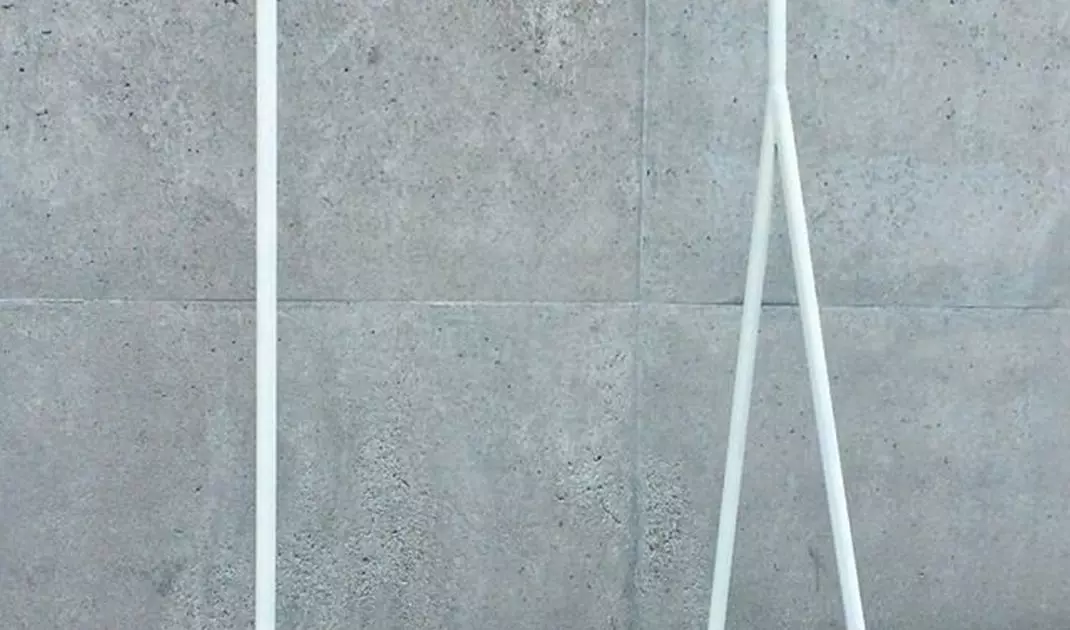 Simple in form, modern hanger