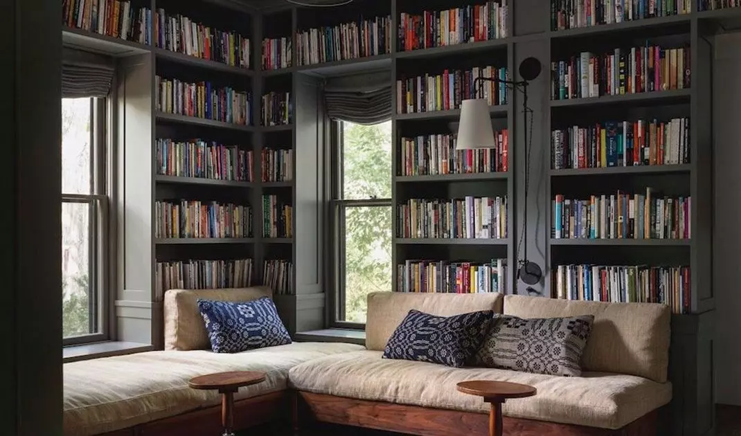 A reading nook in elegant style