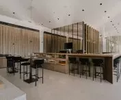 Długi bar sprzyja rozmowom