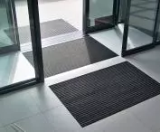 obiekt biurowy w Gdańsku 2011 – Combi Standard 22 — wkład szczotka (strefa 1), wkład ryps (strefa 2), wkład guma (strefa 3)