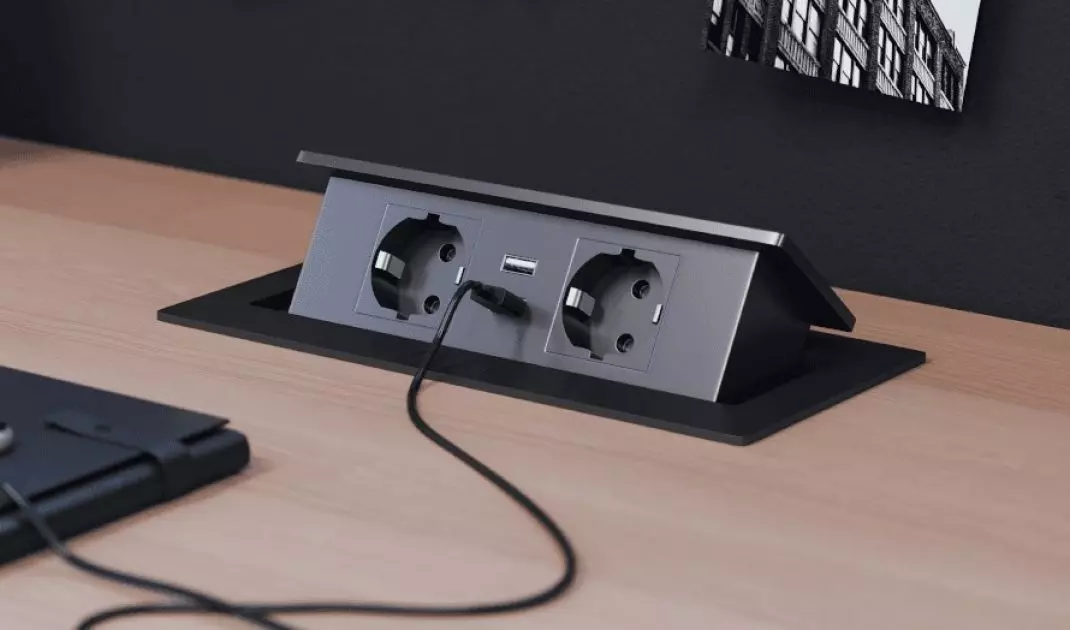 KWADRO extension cable is an innovative solution to the problem of excess cables 