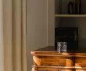 Stuletnie biurko znalazło miejsce w gabinecie