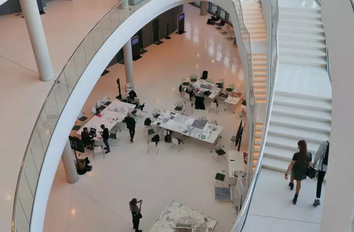 foyer ICE w trakcie Międzynarodowego Biennale Architektury Kraków 2021