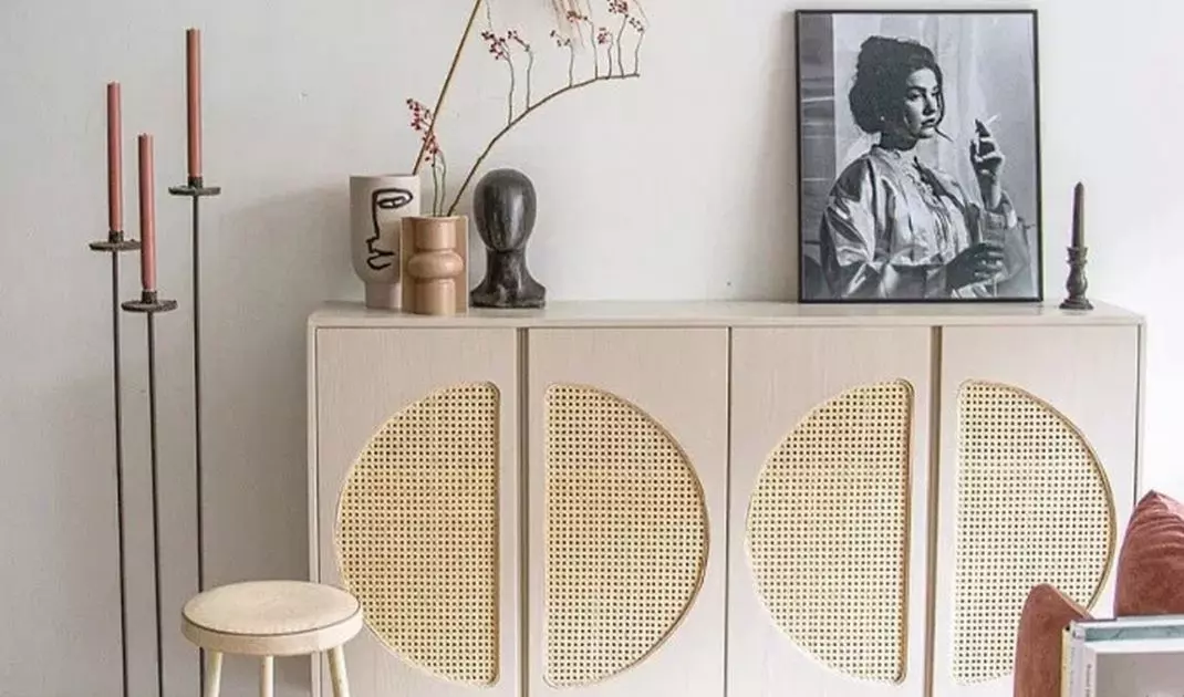 Cabinet with an interesting shape of clearance