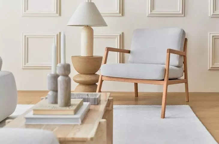 An icy touch to a modern arrangement will be introduced by transparent lamp shades of modernistic forms
