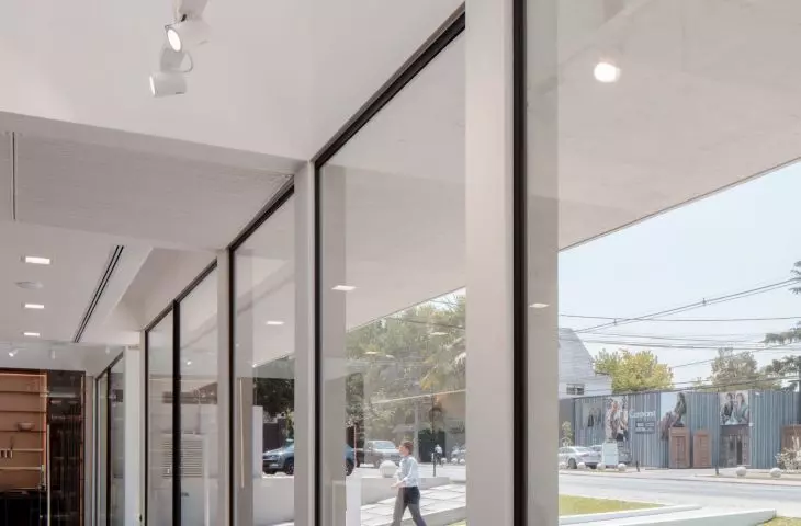 Showroom firmy Porcelanosa w Santiago