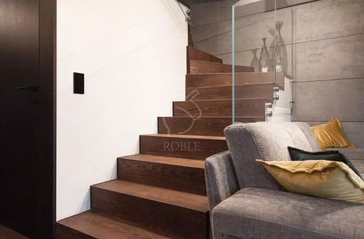 Carpet steps for concrete