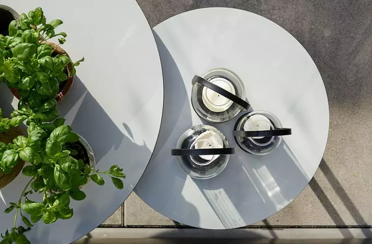 Mundi are available in two countertop sizes