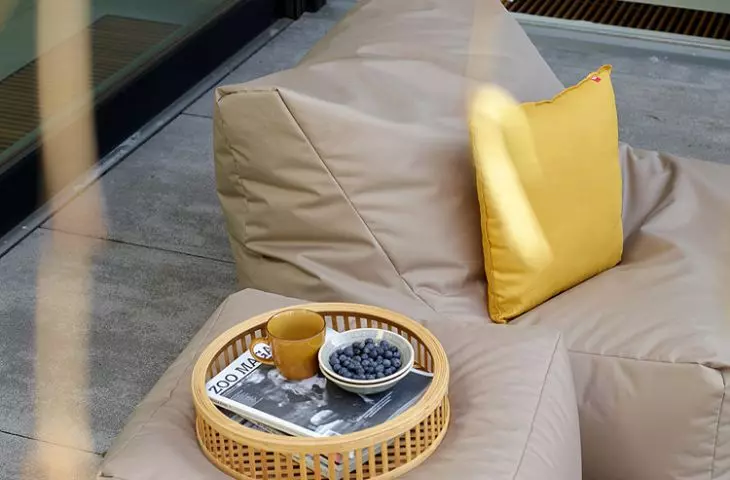 Looz armchairs and pouffes are a reliable way to relax effectively