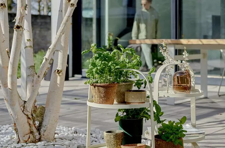 Handy table is the one-man hero of spring and summer outdoor moments