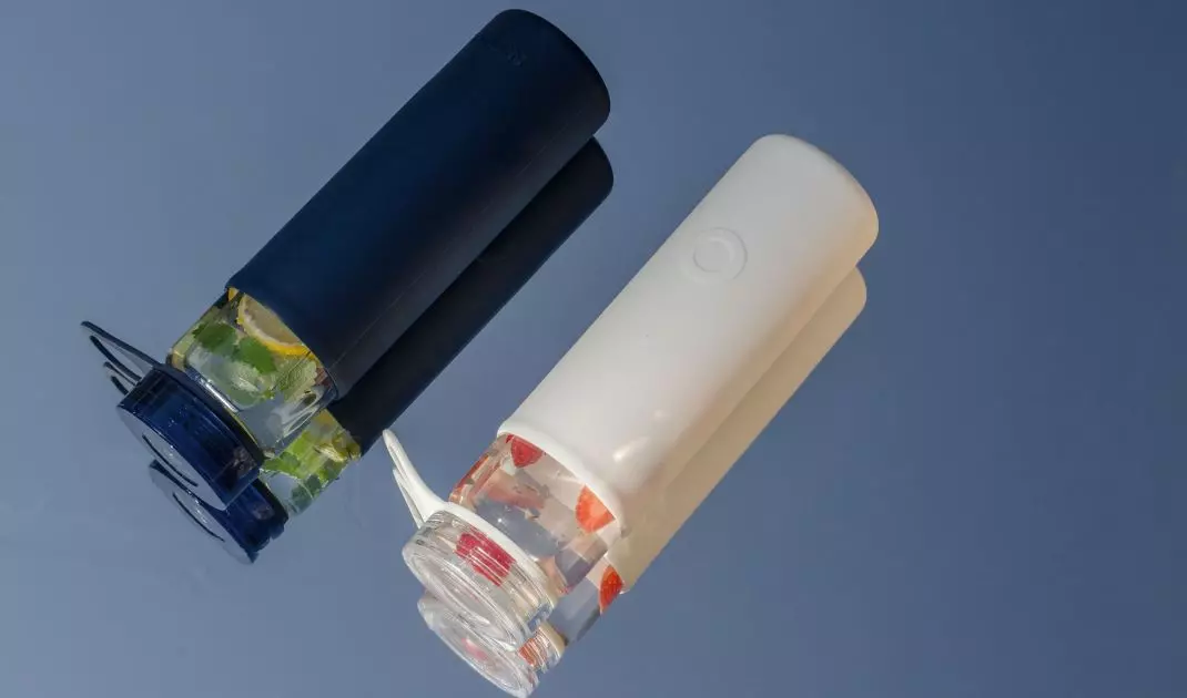 Unique bottles will help us develop the habit of drinking water regularly