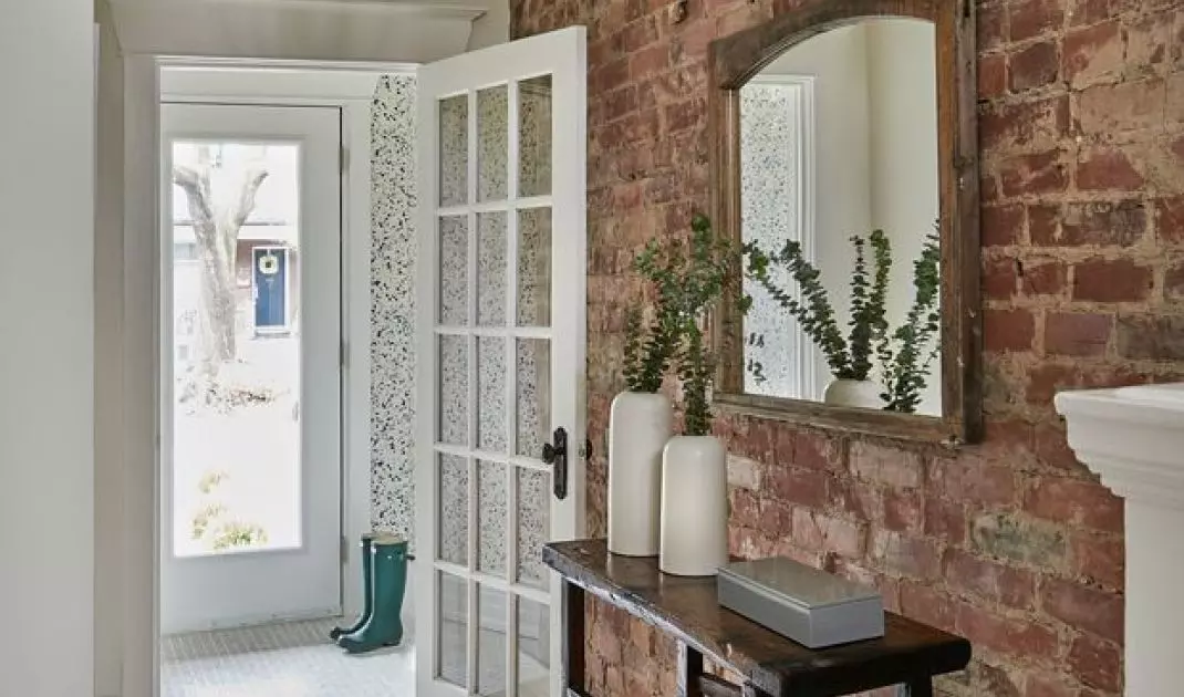 Wood and brick perfectly complement the rustic style