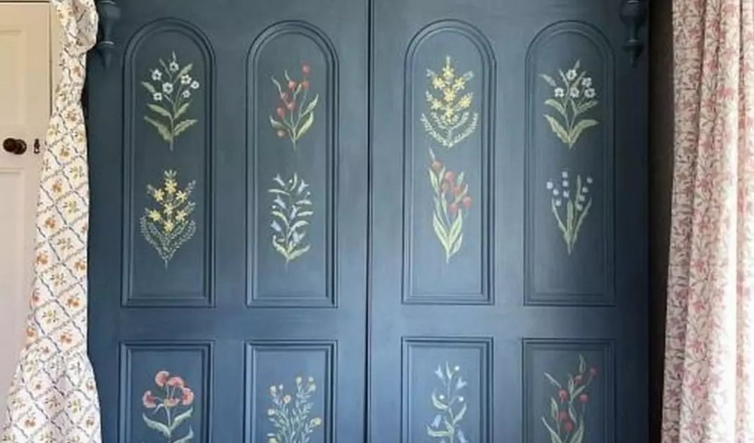 Decorations inspired by folk art