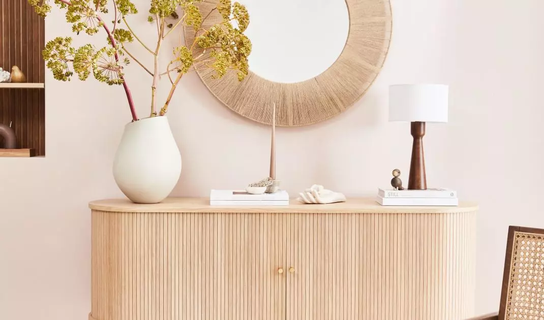 Natural accessories will warm up the interior 
