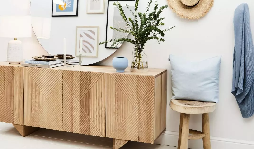 Setting side by side elements of different shapes will make the styling dynamic 