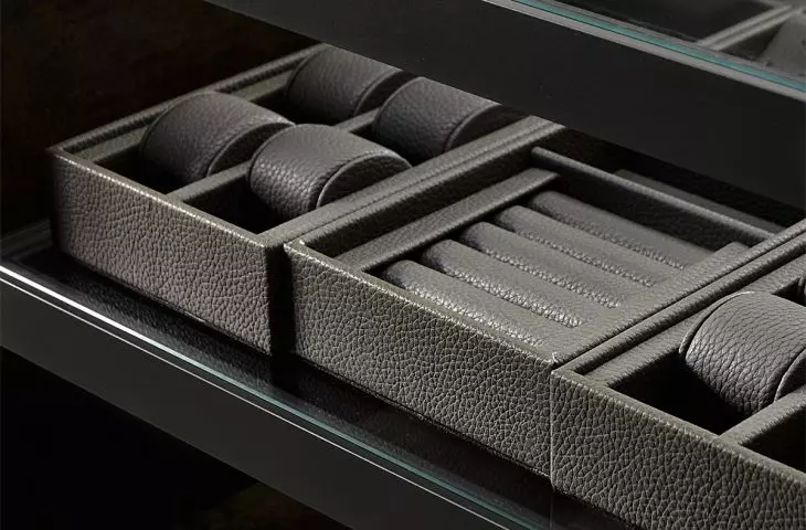 Premium finishes to enhance the style of the furniture