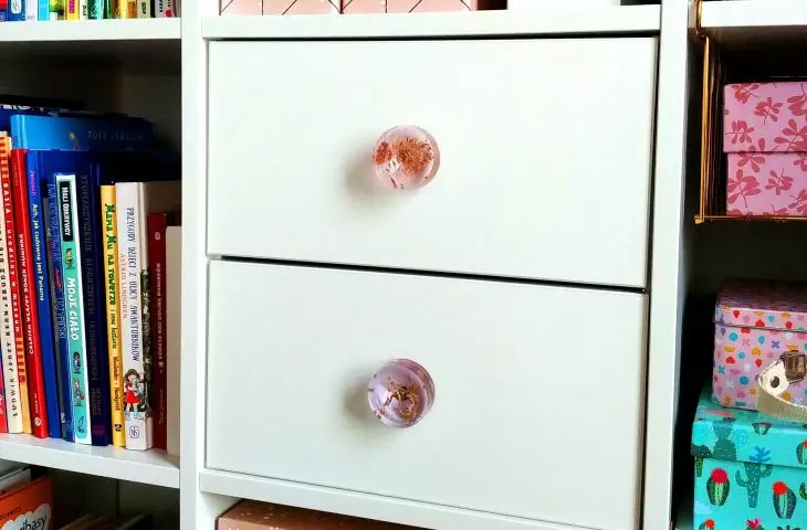 Handles with flowers are great for children's room 