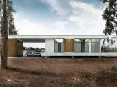 Minimalistyczny dom z dachem płaskim koło Wyszkowa