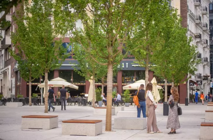 Plac Pięciu Rogów - Warszawa, po przebudowie - VII 2022