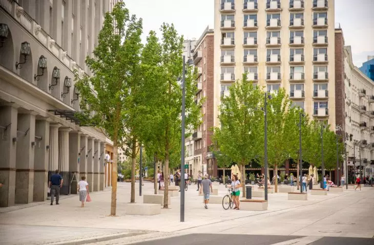 Plac Pięciu Rogów - Warszawa, po przebudowie - VII 2022
