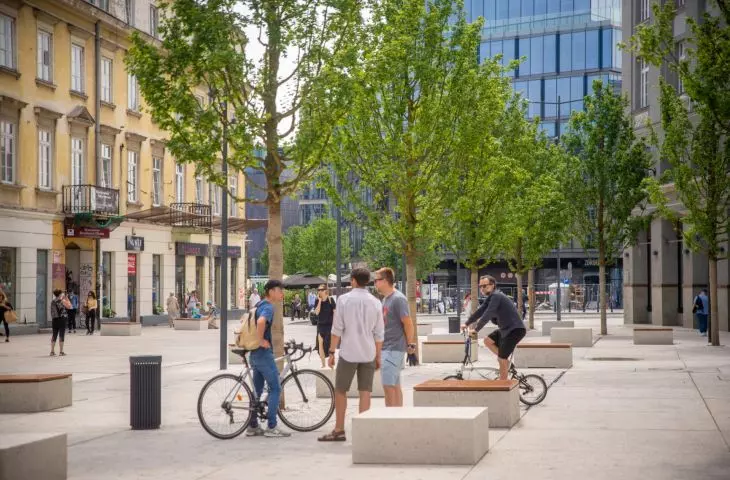 Plac Pięciu Rogów - Warszawa, po przebudowie - VII 2022