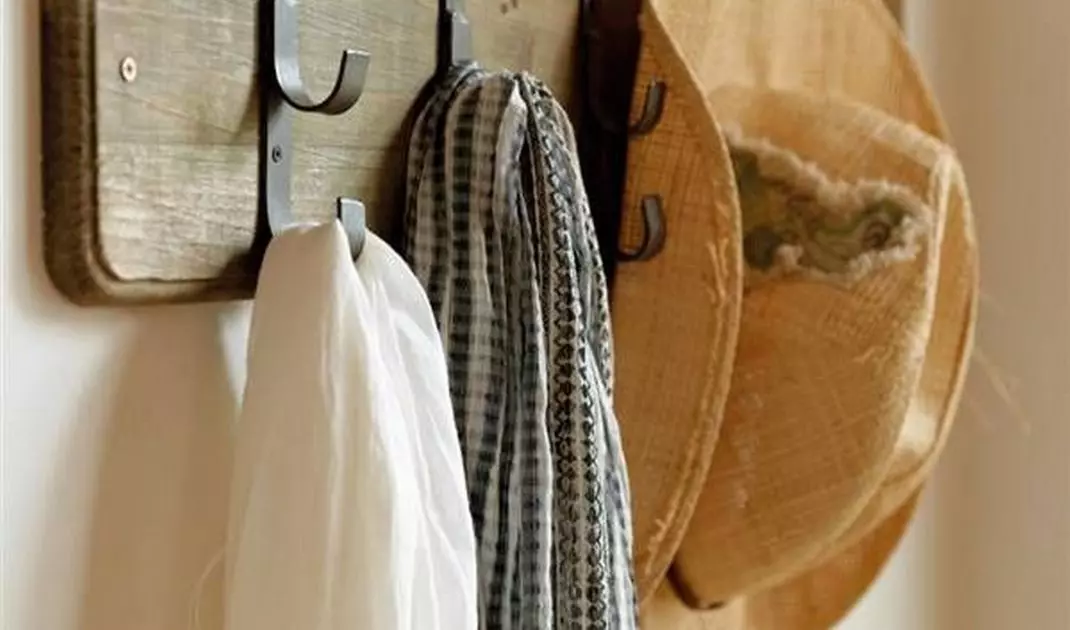 Wall Hanger