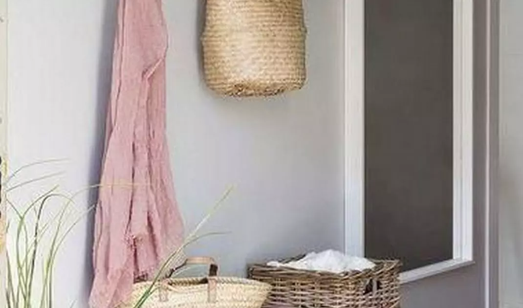 Wall Hanger
