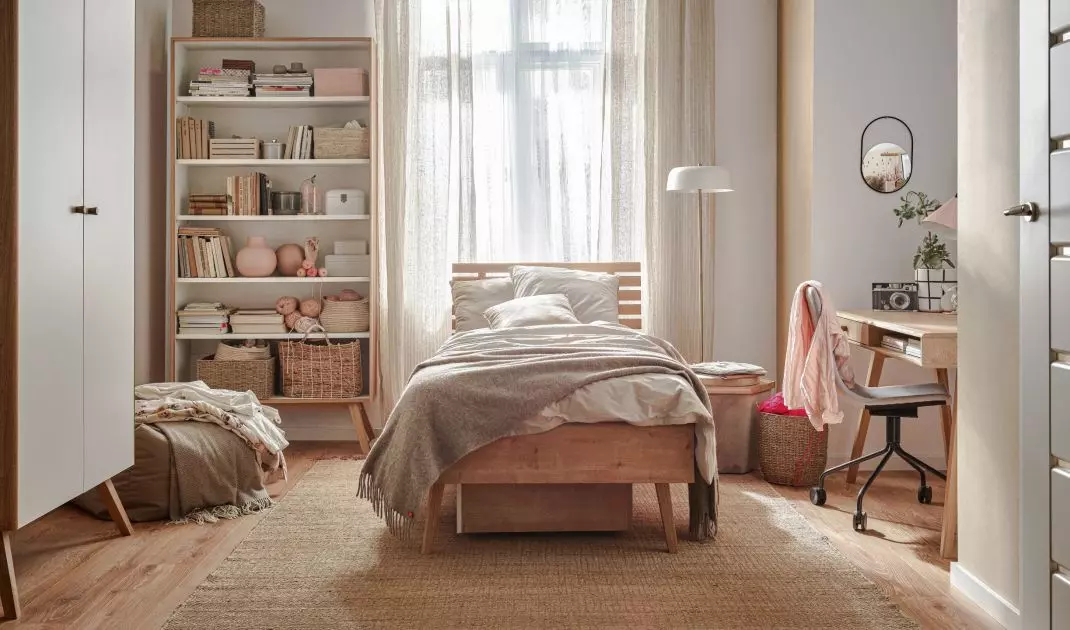 Neutral colors should be broken with a delicate pink