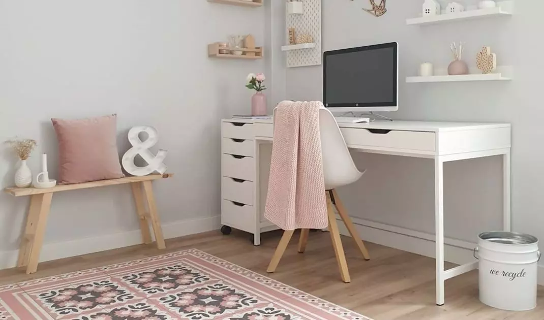 To spice up the room a Scandinavian style, add powder pink to the color palette
