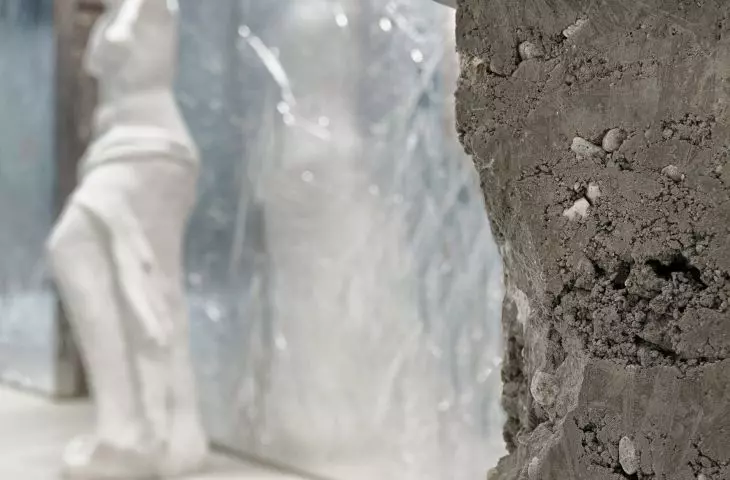 raw reception detail