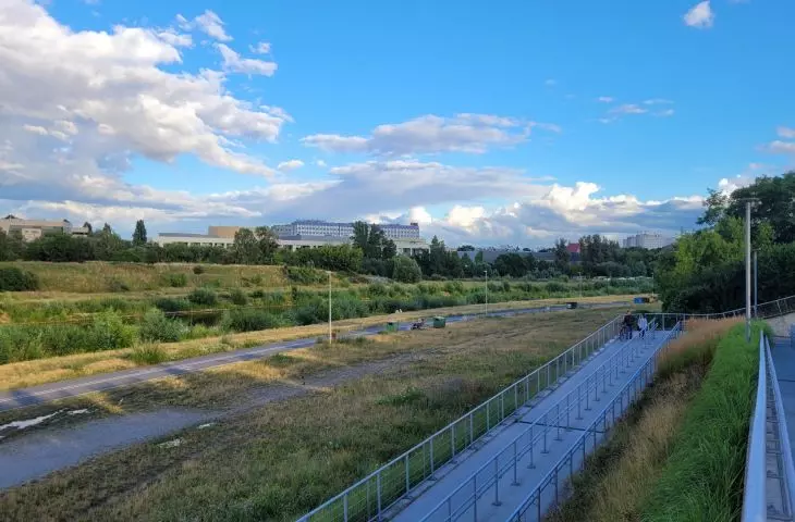 A view of the site where the longer span of the Berdychowska footbridge over the Warta River is to be built 