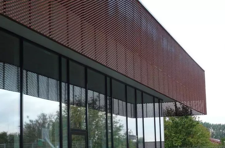 Clear glass and corten steel