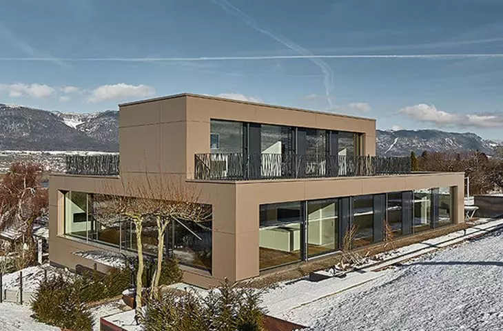 Max Compact Exterior