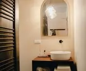 Hotel w nadmorskim stylu urządzony przez HKliving