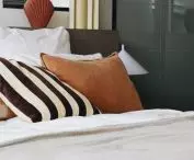 Hotel w nadmorskim stylu urządzony przez HKliving