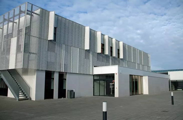 Anti-sun expanded metal panels