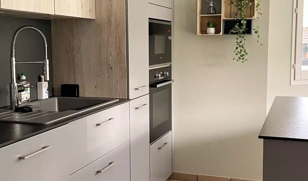 Traditional carpet in the kitchen