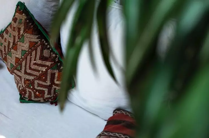Colorful pillows are an easy way to bring an oriental touch to your interior