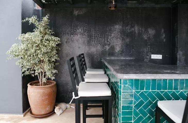Blues complete the color palette of the Moroccan style