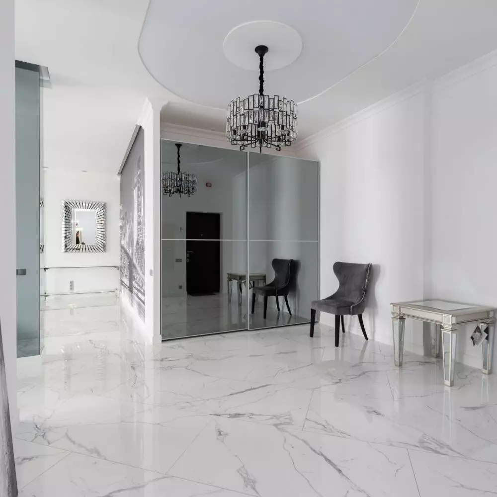 Venetian mirror in the interior