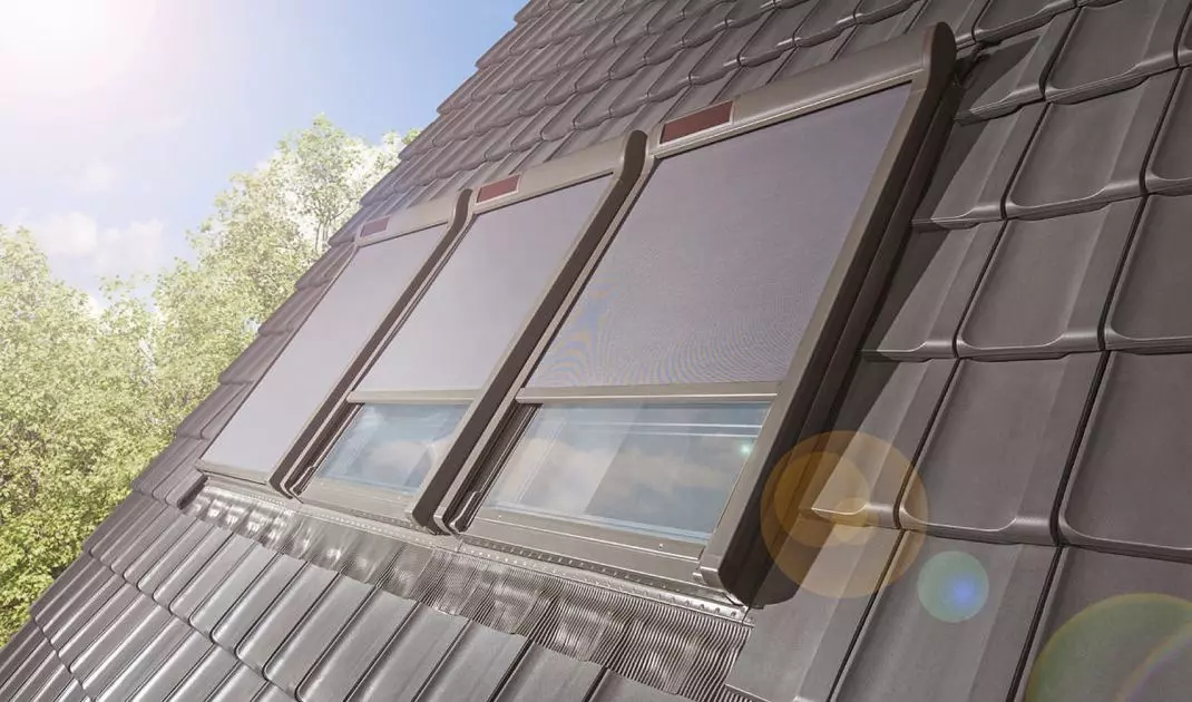 AMZ awning