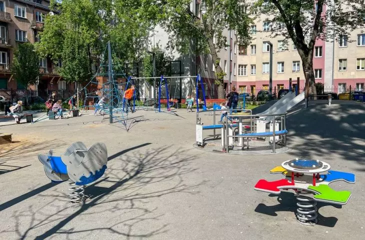 Square at Kilińskiego and Jaracza streets