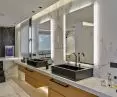 Wall cladding, bathroom countertop and flooring: Neolith estatuario