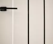 Glasses in the shade of Black Mat match interestingly with the door in white shade