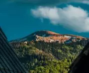 The settlement is located in a picturesque area
