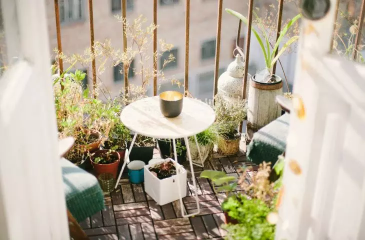 Atmospheric balcony