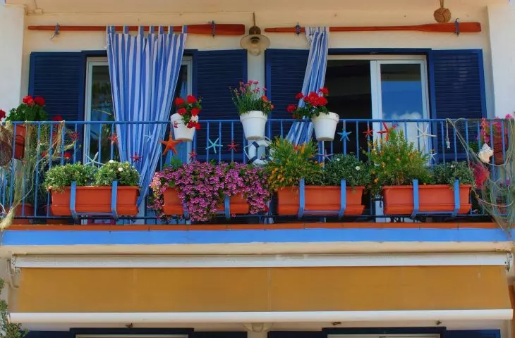 Atmospheric balcony