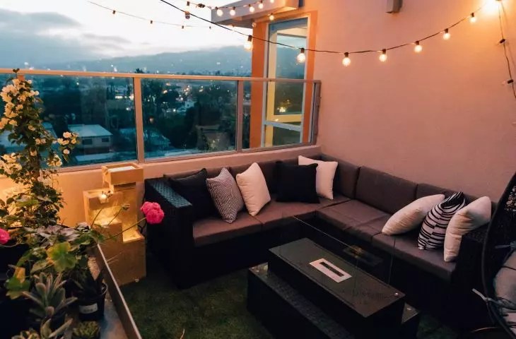 Atmospheric balcony